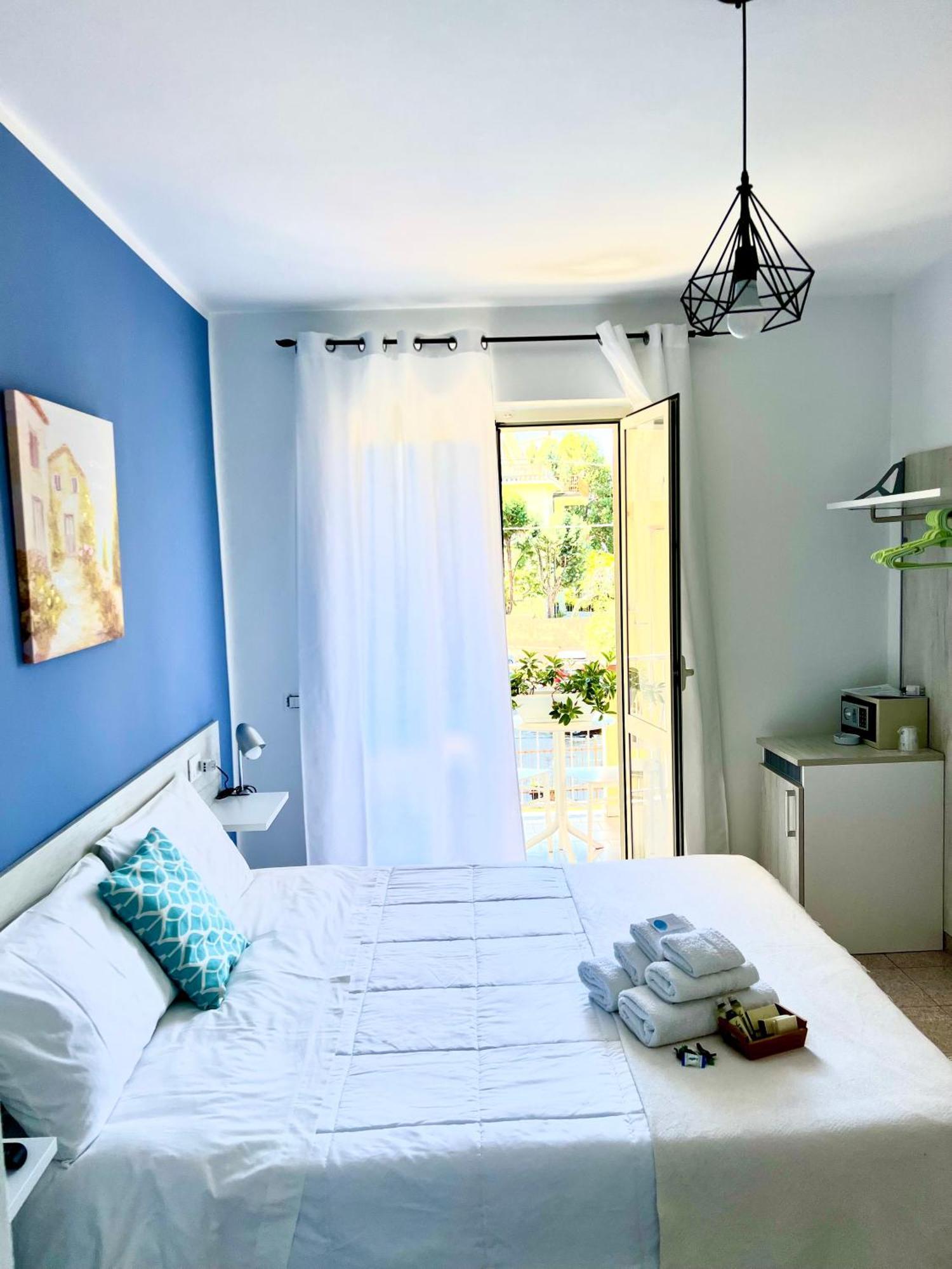 Light Blue Acomodação com café da manhã Tropea Exterior foto
